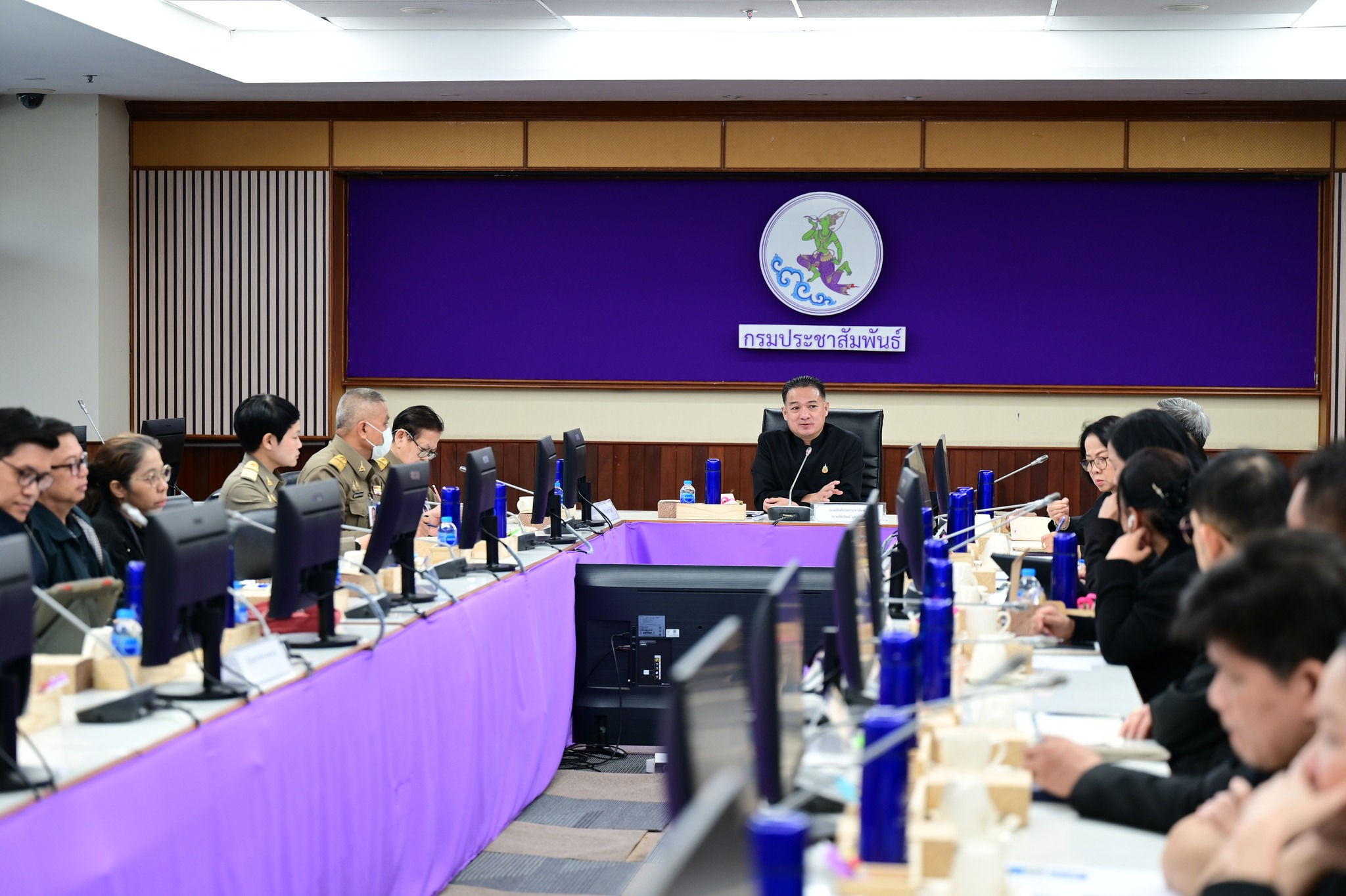 นายชัยวัฒน์ บุญชวลิต รองอธิบดีกรมประชาสัมพันธ์ เป็นประธานการประชุมหารือการเตรียมความพร้อมการจัดงานพระราชพิธีถวายพระเพลิงพระบรมศพ สมเด็จพระนางเจ้าสิริกิติ์ พระบรมราชินีนาถ พระบรมราชชนนีพันปีหลวง